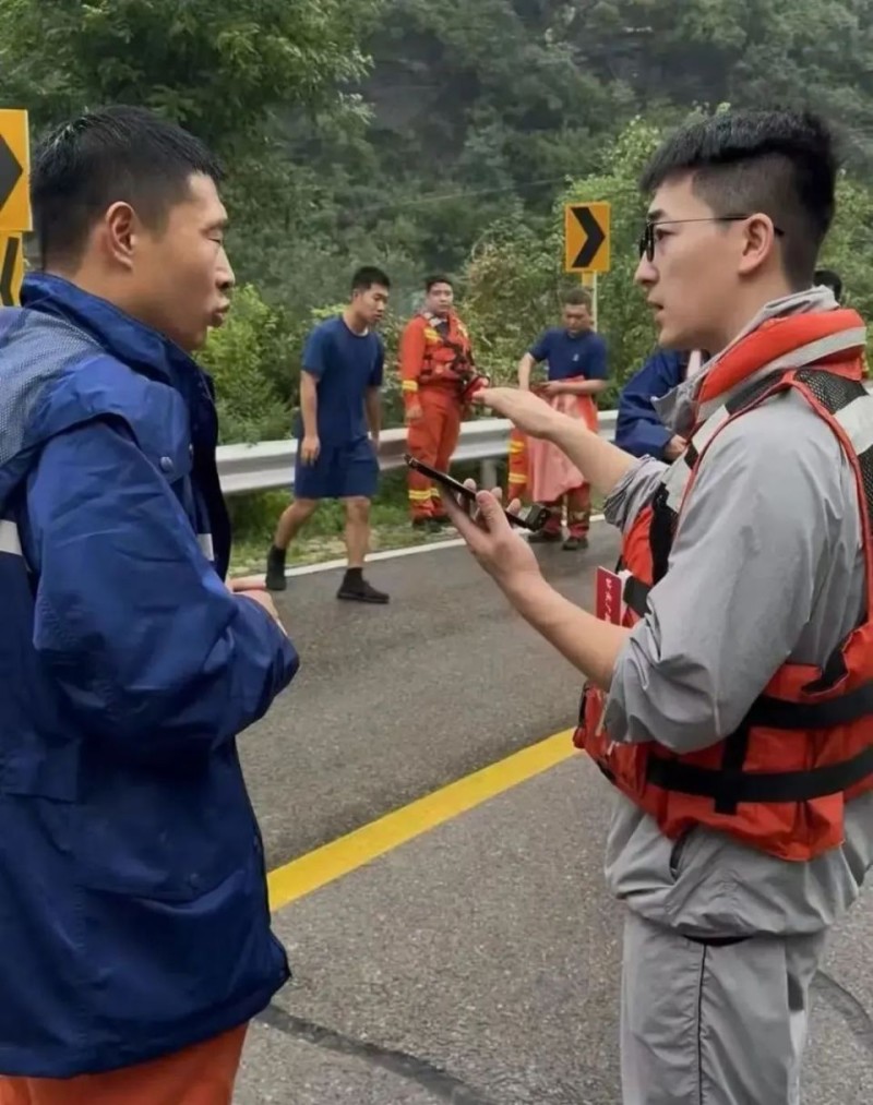 问北京记者亲历 ｜ 历时5小时，抢通生命线！
