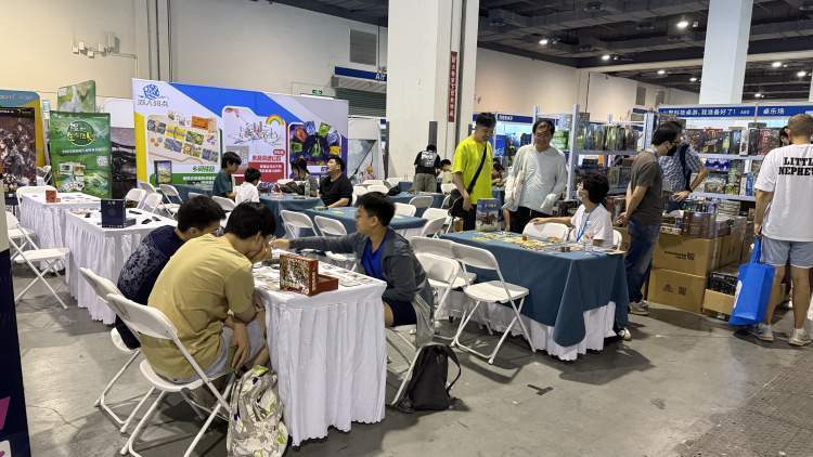 CCG现场桌游体验火爆！新手友好信息硬核，玩转上海线下桌游全攻略来了