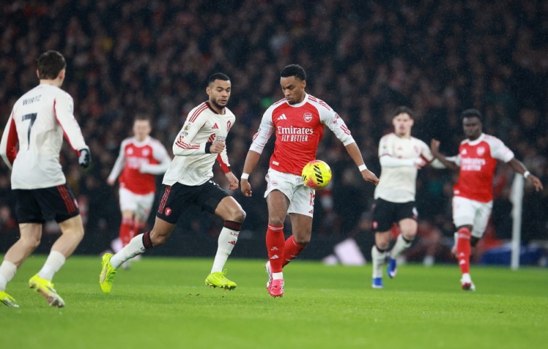 足球——英超联赛：阿森纳战平利物浦(3)_腾讯新闻